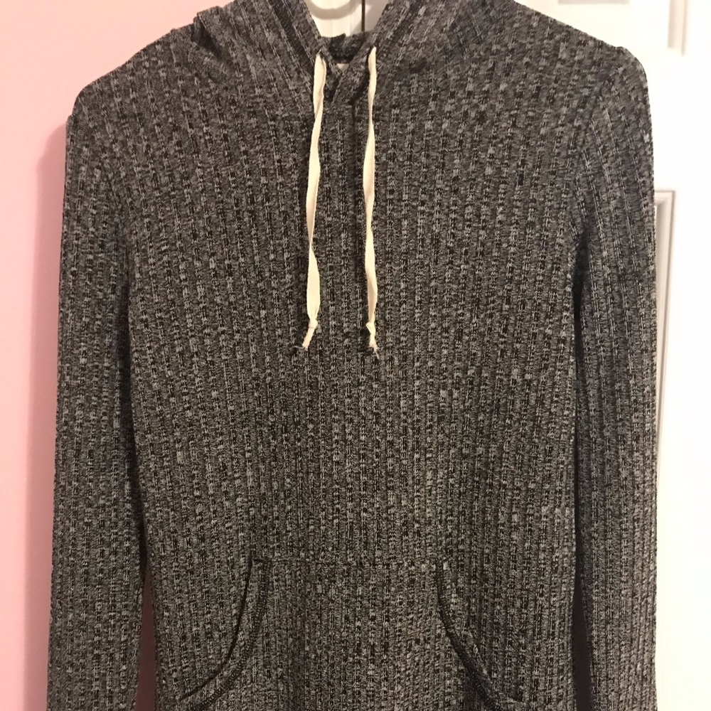 🔵 3/$20 NWOT Wild Blue Sadie Robertson sweatshirt